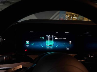 MERCEDES-BENZ E-CLASS - 7