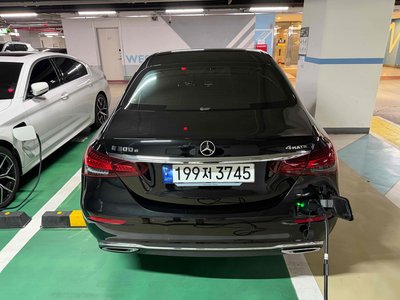 MERCEDES-BENZ E-CLASS - 3