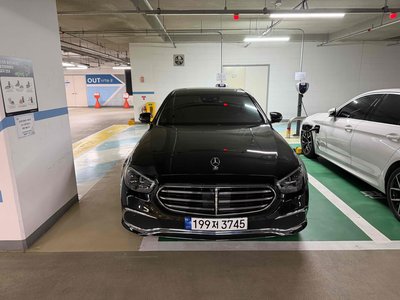 MERCEDES-BENZ E-CLASS - 1