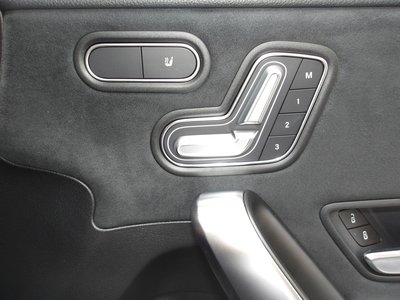 2025 Mercedes-BENZ A-CLASS 缩略图 45