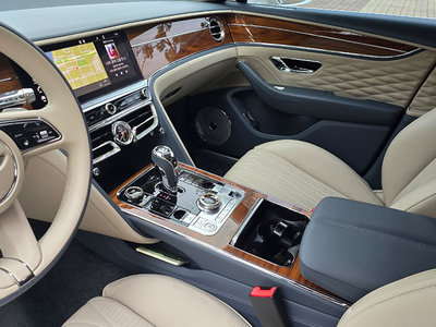 BENTLEY FLYING SPUR - 8