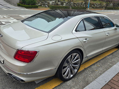 BENTLEY FLYING SPUR - 3