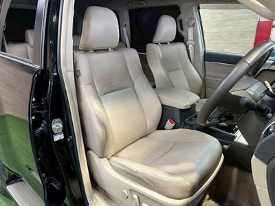 TOYOTA LAND CRUISER PRADO - 9