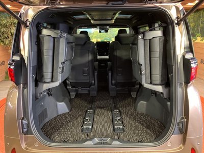 2026 Toyota ALPHARD thumbnail 38