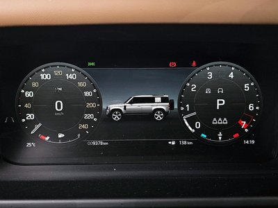 LAND ROVER DEFENDER - 8