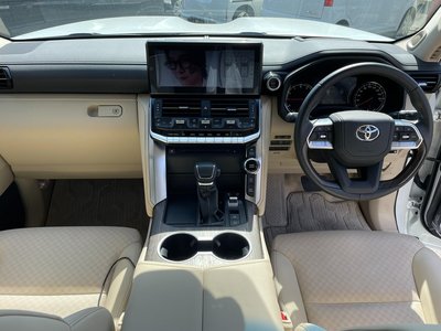 TOYOTA LAND CRUISER 300 - 5