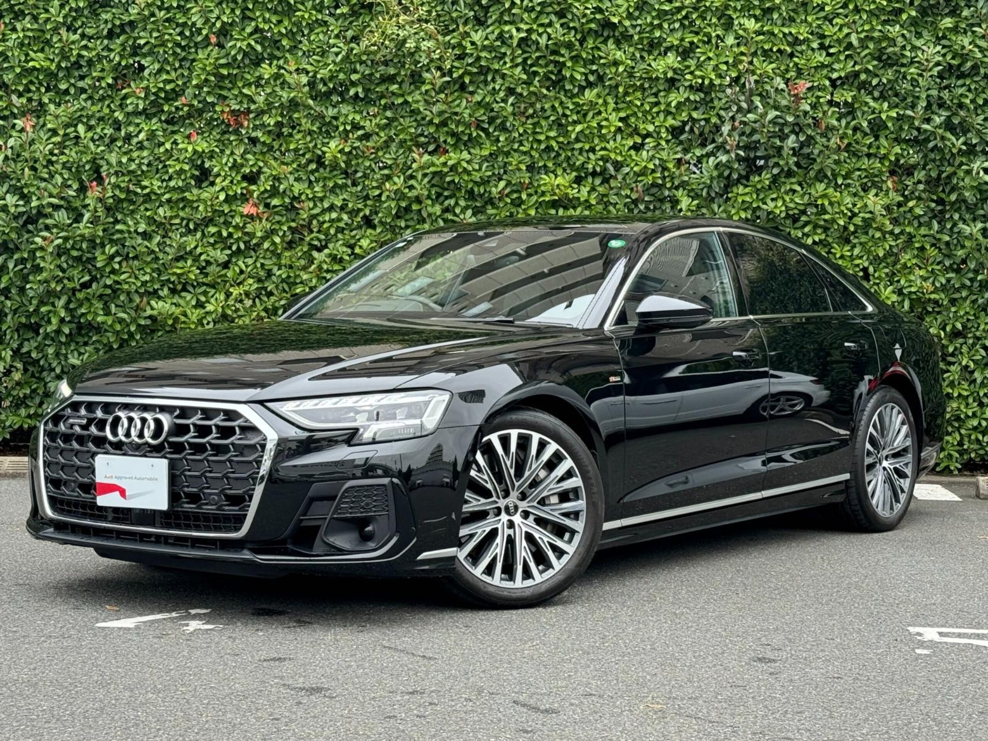 AUDI A8 - View 1