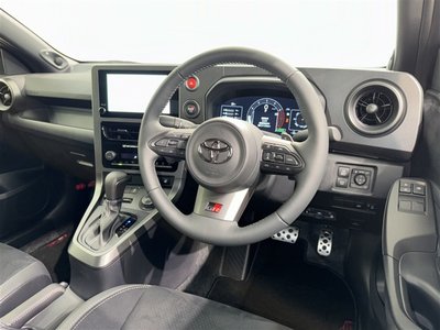 TOYOTA YARIS - 8