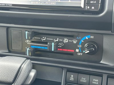 2025 Toyota LAND CRUISER 70 — миниатюра 62