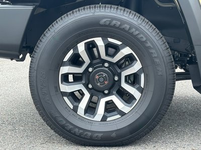 2025 Toyota LAND CRUISER 70 — миниатюра 39