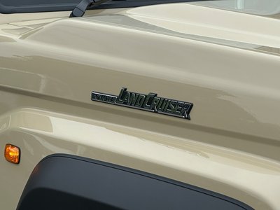 2025 Toyota LAND CRUISER 70 — миниатюра 19