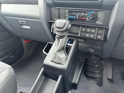 2025 Toyota LAND CRUISER 70 — миниатюра 51