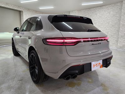 PORSCHE MACAN - 4