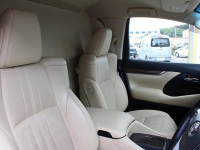 TOYOTA ALPHARD - 9