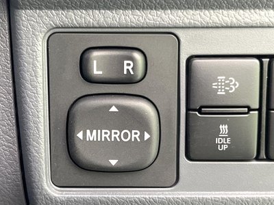 2025 Toyota LAND CRUISER 70 — миниатюра 24
