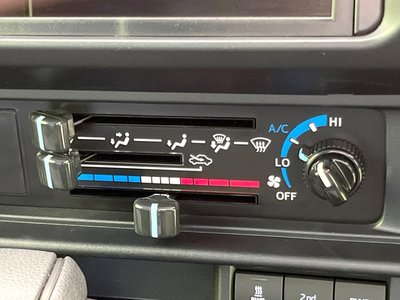 2025 Toyota LAND CRUISER 70 — миниатюра 29
