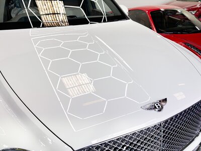 BENTLEY BENTAYGA - 6