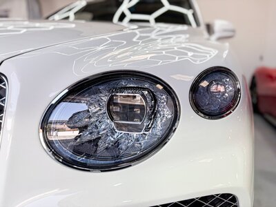 BENTLEY BENTAYGA - 8