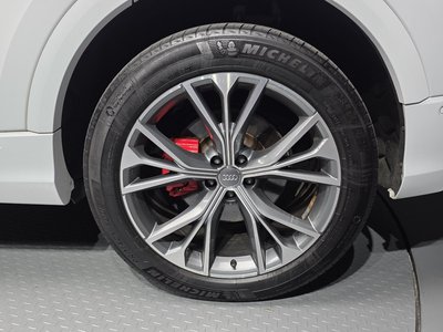 AUDI Q8 - 8