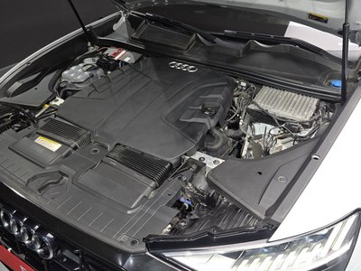 AUDI Q8 - 7