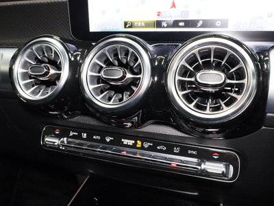 2022 Mercedes-BENZ GLB — миниатюра 17