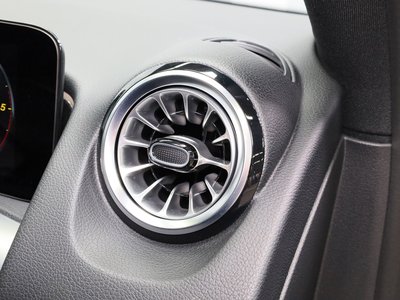 2022 Mercedes-BENZ GLB — миниатюра 40