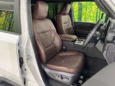 TOYOTA LAND CRUISER 250 - 7