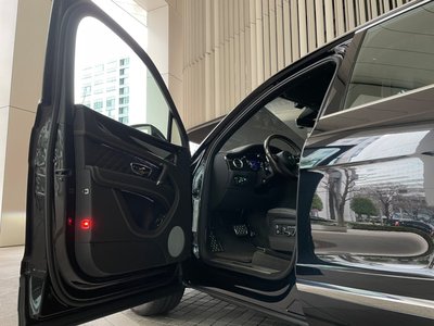 BENTLEY BENTAYGA - 8