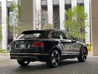 BENTLEY BENTAYGA - 6