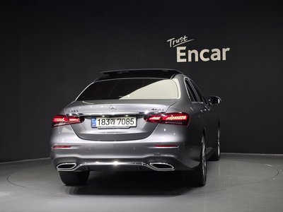 MERCEDES-BENZ E-CLASS - 3