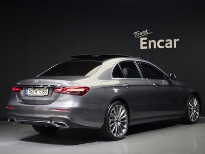MERCEDES-BENZ E-CLASS - 4