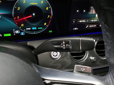 MERCEDES-BENZ E-CLASS - 9