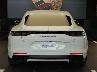 PORSCHE PANAMERA - 4