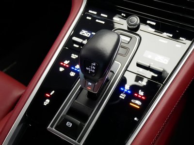 PORSCHE PANAMERA - 10