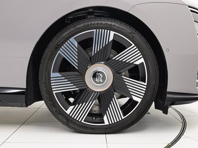 ROLLS-ROYCE SPECTRE - 8