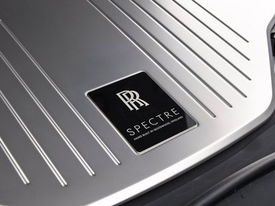 ROLLS-ROYCE SPECTRE - 10