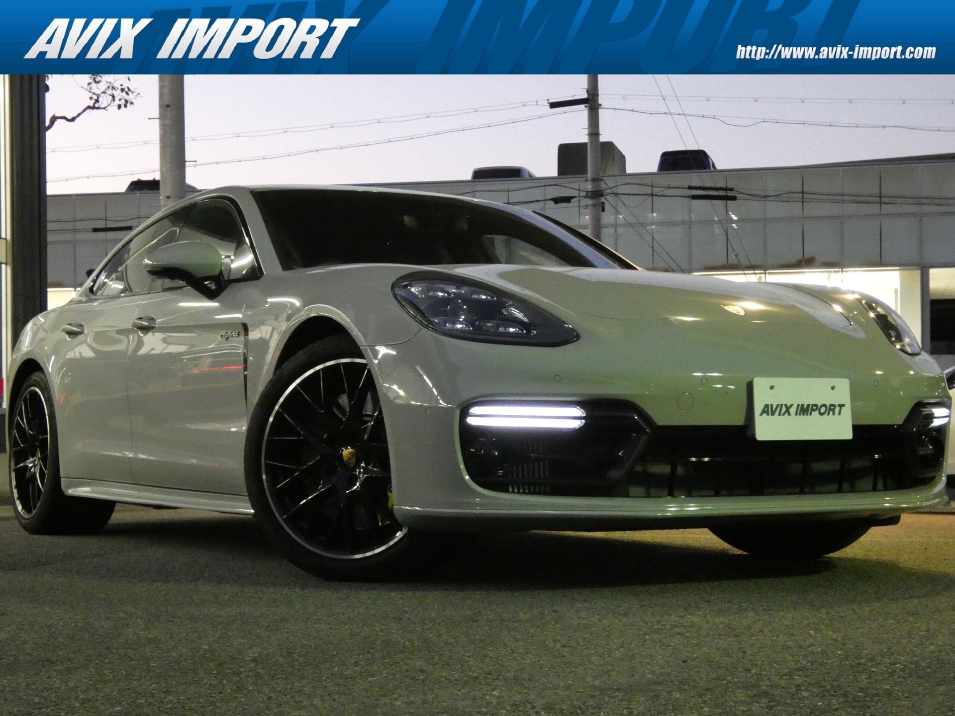 PORSCHE PANAMERA - View 1