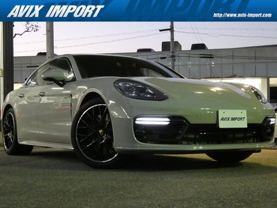 PORSCHE PANAMERA - 4