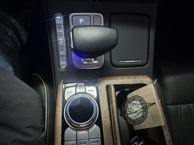 صورة مصغرة 16 لـ 2020 Genesis G90