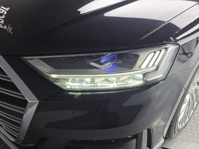 AUDI A8 - 9