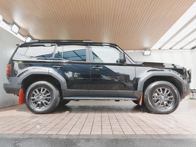 TOYOTA LAND CRUISER 250 - 7