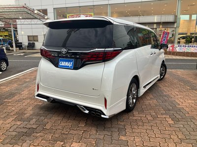 2025 Toyota ALPHARD photo 3