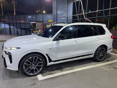 BMW X7 - 7