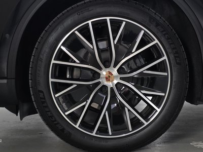 صورة 6 لـ 2025 Porsche MACAN