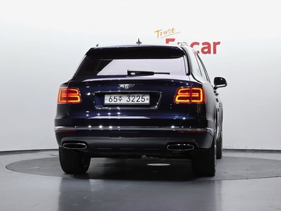 2017 Bentley BENTAYGA photo 4