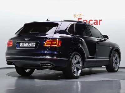 2017 Bentley BENTAYGA photo 3
