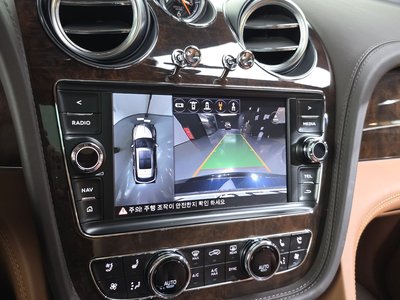 2017 Bentley BENTAYGA thumbnail 15