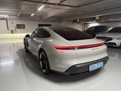 2025 Porsche TAYCAN 照片 7