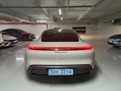 2025 Porsche TAYCAN 照片 6