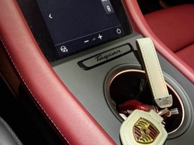 2025 Porsche TAYCAN 照片 9